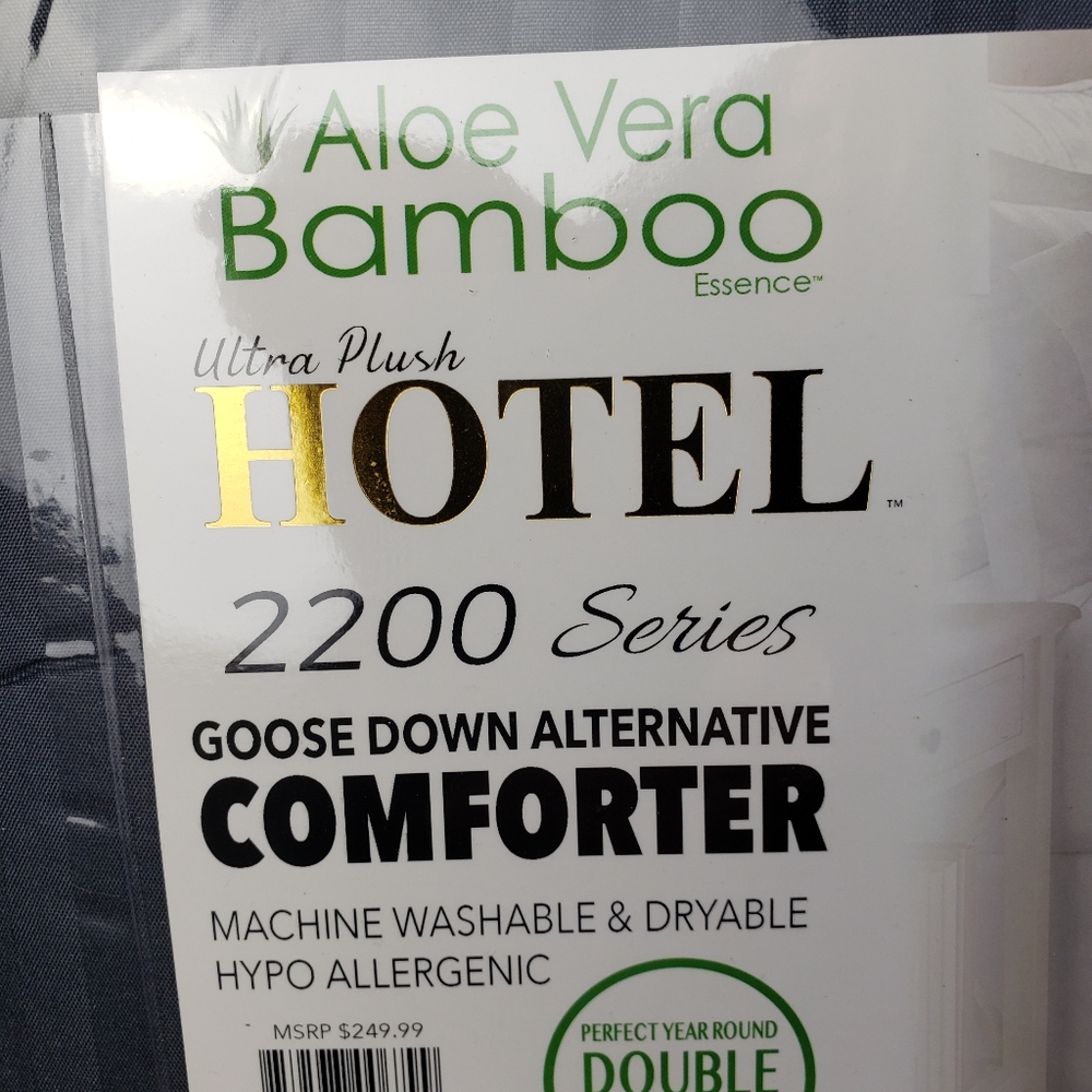 QUEEN SIZE COMFORTER - Picture 3 of 3